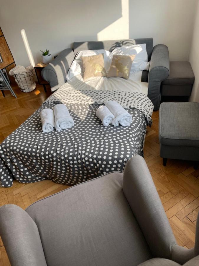 Cozy Apartment Near The City Center Χράντεκ Κράλοβε Εξωτερικό φωτογραφία