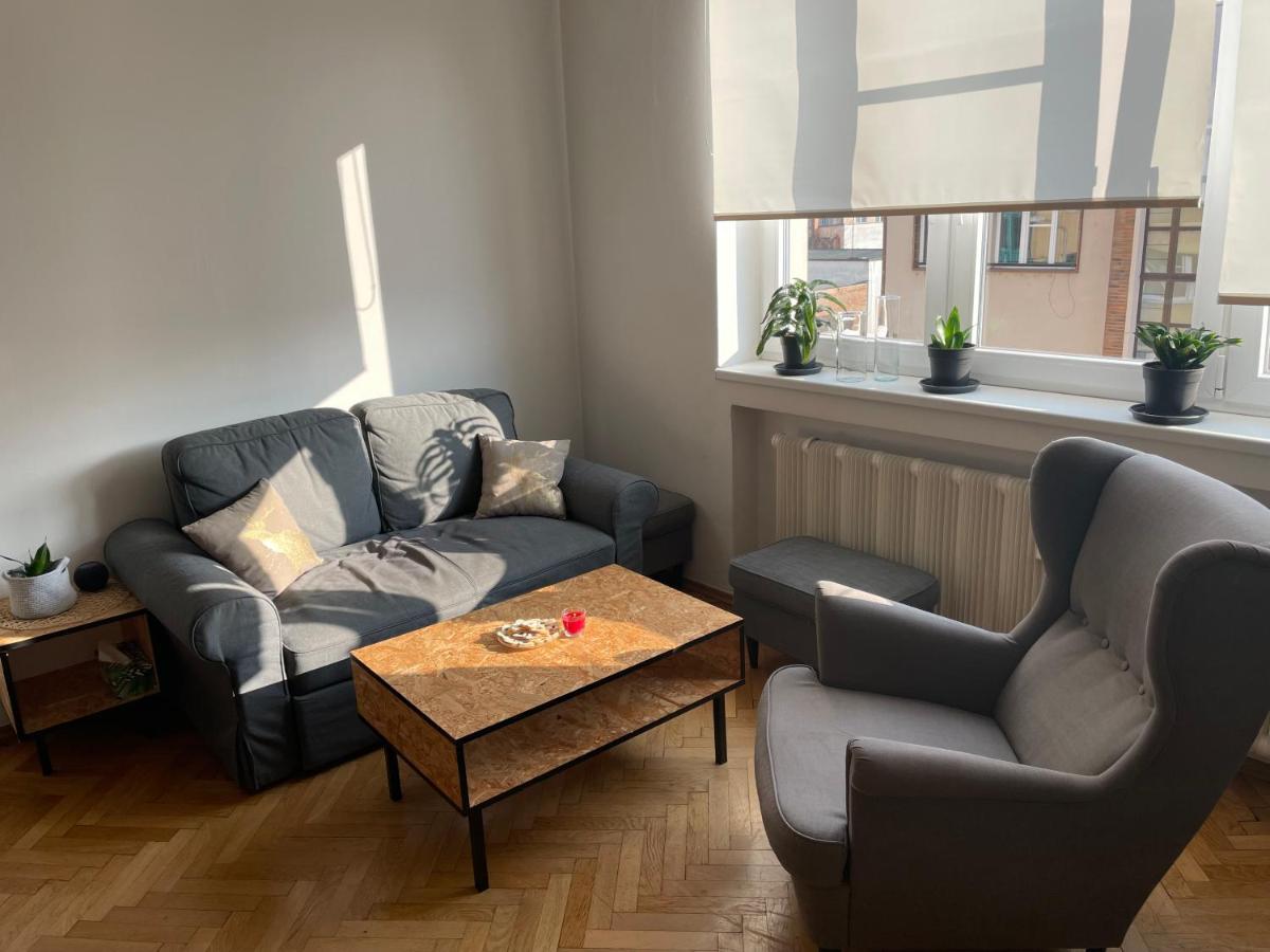 Cozy Apartment Near The City Center Χράντεκ Κράλοβε Εξωτερικό φωτογραφία