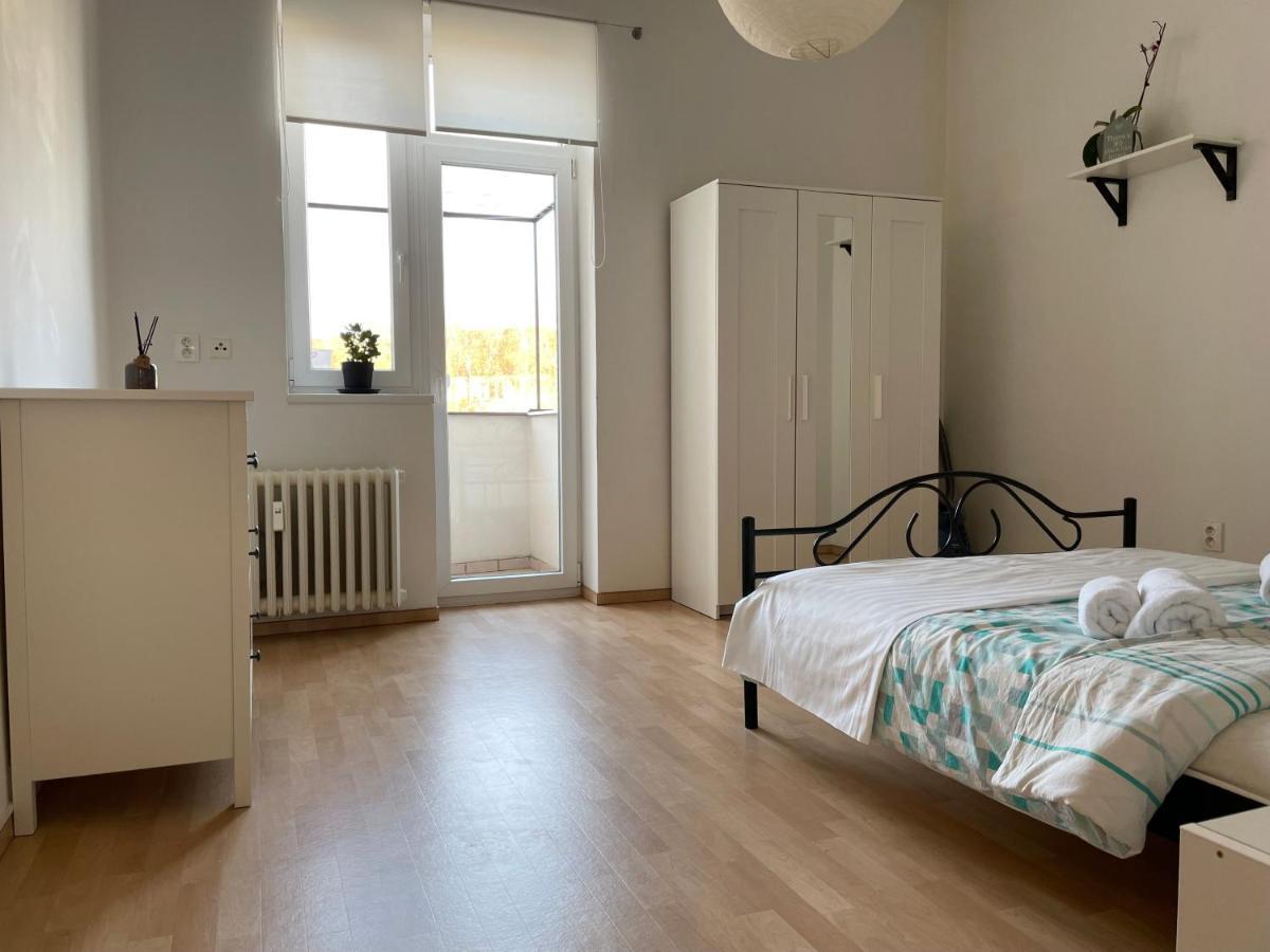 Cozy Apartment Near The City Center Χράντεκ Κράλοβε Εξωτερικό φωτογραφία