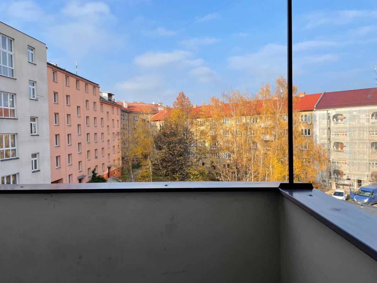 Cozy Apartment Near The City Center Χράντεκ Κράλοβε Εξωτερικό φωτογραφία